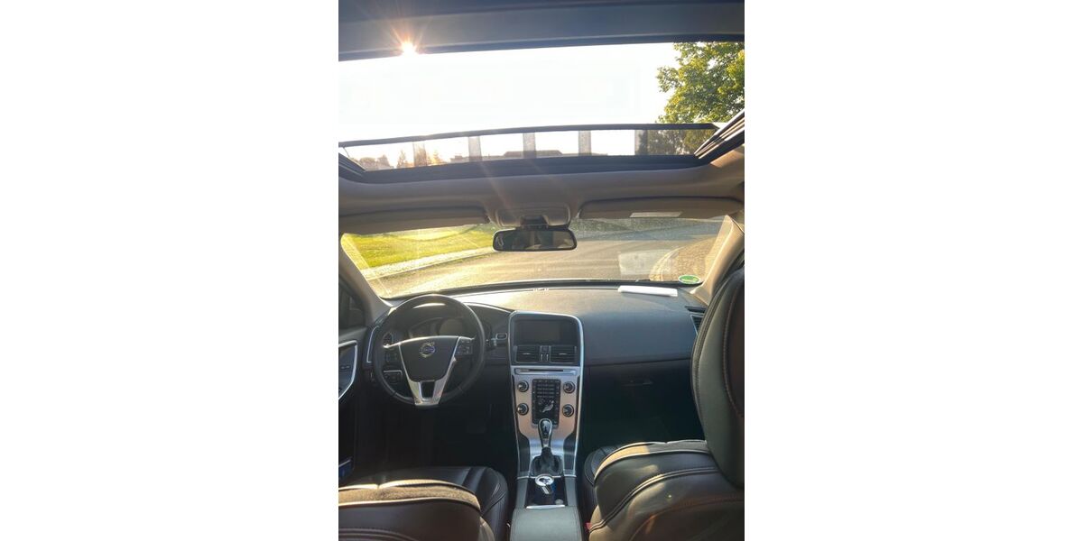 Volvo XC60 97.200 km 19.300 &euro; Düsseldorf 40217