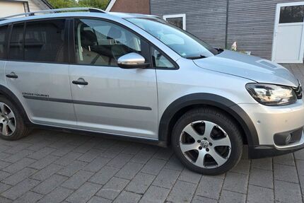 VW Touran 230.176 km 11.000 &euro; Wasbuck 23758