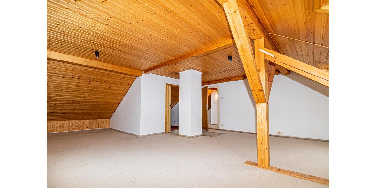 Zweifamilienhaus mit Garten in absoluter TOP-LAGE nahe Cham - Zweifamilienhaus Cham / Michelsdorf Michelsdorf | Angebot:12501300