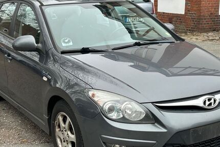 Hyundai i30 322.000 km 1.250 &euro; Flensburg 24941
