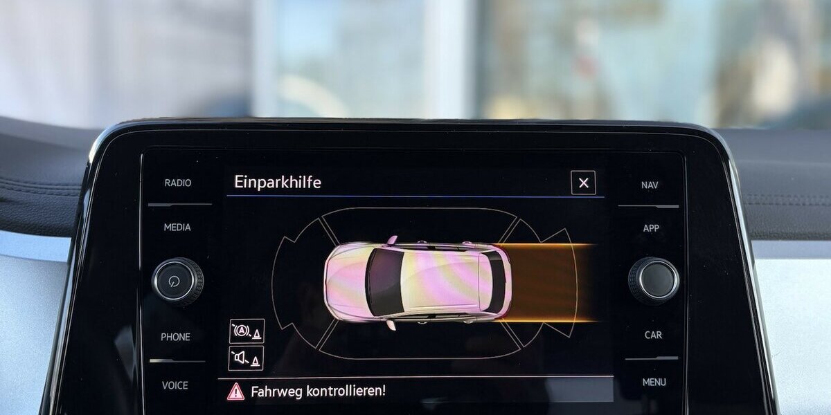 VW T-Roc 1.5 TSI Life CARPLAY/NAVI/SPURHALT/SHZ/DAB 52.096 km 19.800 &euro; Villingen-Schwenningen 78054