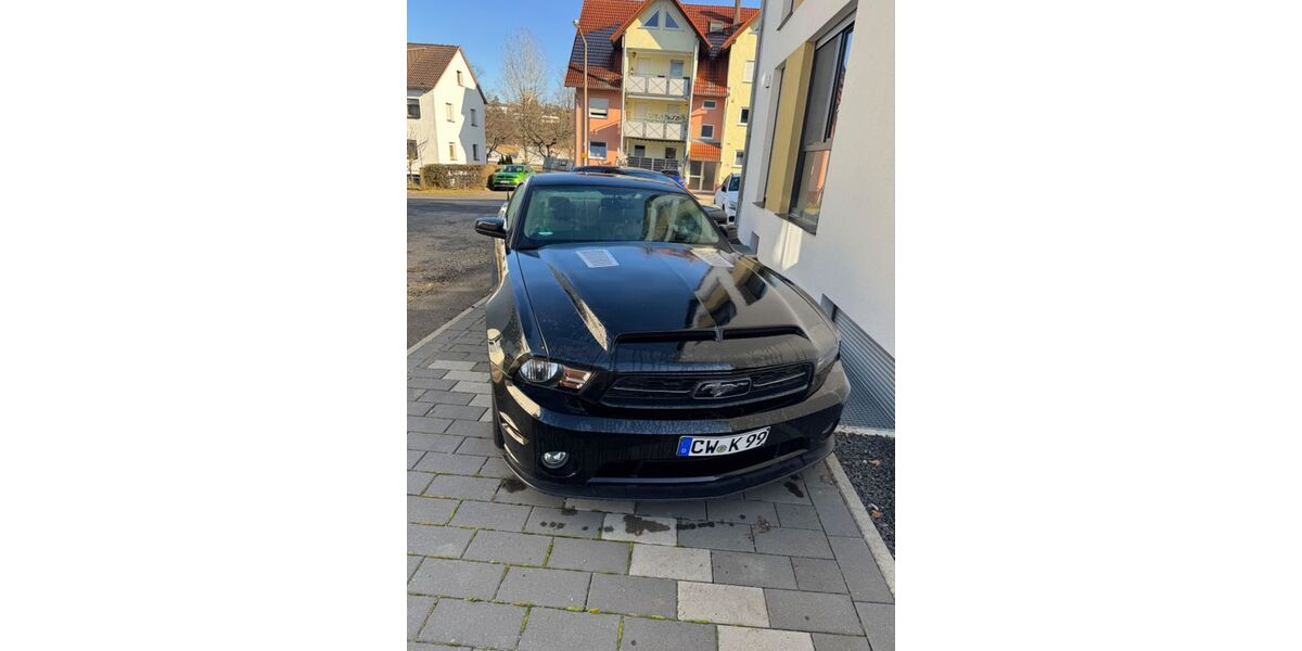 Ford Mustang 150.000 km 16.800 &euro; Calw 75365