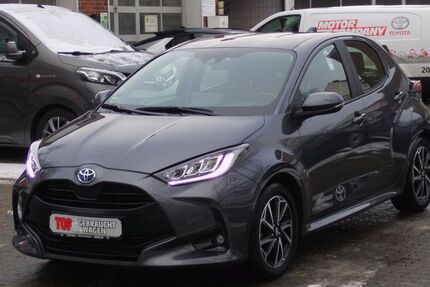 Toyota Yaris 40.986 km 20.950 € Berlin 13403