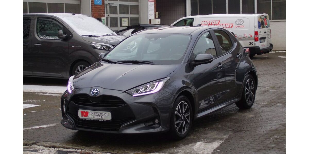Toyota Yaris 40.986 km 21.490 € Berlin 13403