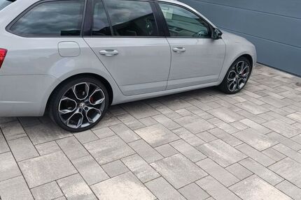 Skoda Octavia 179.000 km 12.800 &euro; Badem 54657
