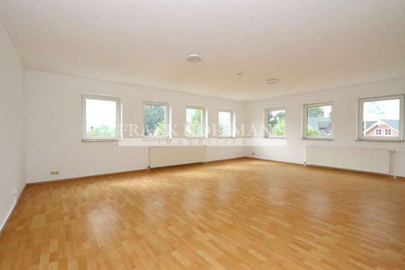Büro in Kaltenkirchen 980 € 140 m²