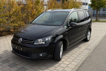 VW Touran 136.700 km 8.200 &euro; Gärtringen 71116