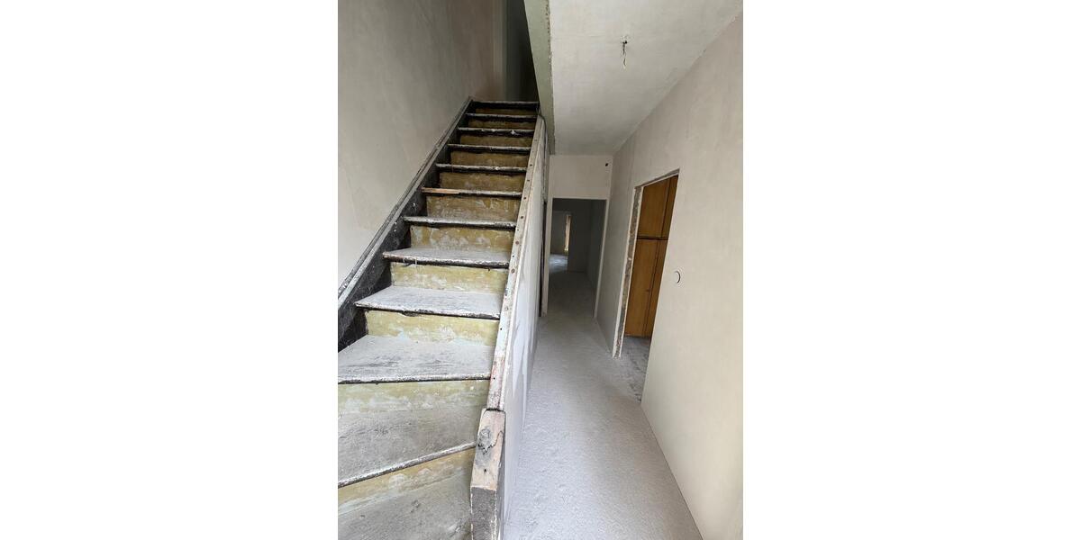 Reihenhaus Wiesbaden Mainz-Kastel - 7 Zimmer, 130 m&sup2;, 3.290&euro; | Angebot:26591386