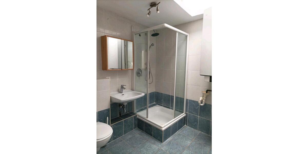 Dachgeschoßwohnung Ettlingen - 3 Zimmer, 50 m&sup2;, 900&euro; | Angebot:26003085