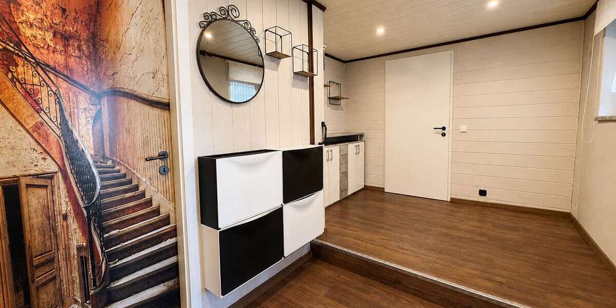 Großzügiges Zweifamilienhaus mit Einliegerwohnung und neuer Heizung - Mehrfamilienhaus, Wohnhaus Hüllhorst | Angebot:27254380