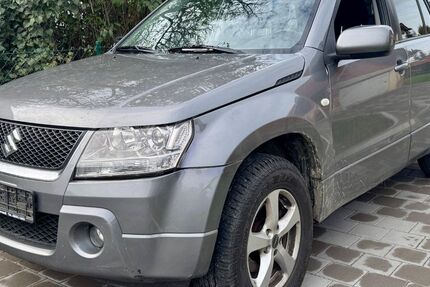 Suzuki Grand Vitara 269.000 km 1.990 &euro; München 81827