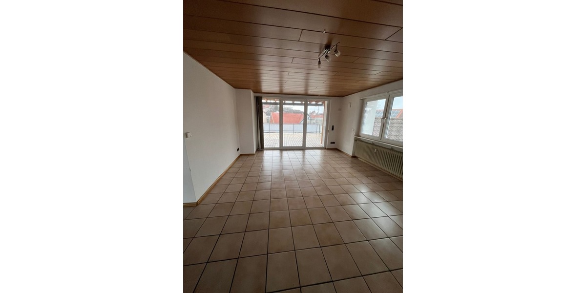 Attraktive Dachgeschosswohnung mit sonniger Terrasse - Dachgeschoßwohnung Enkenbach | Angebot:26236757