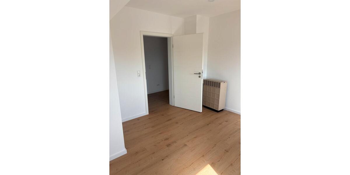 Dachgeschoßwohnung Schweinfurt Bellevue - 3 Zimmer, 66 m&sup2;, 680&euro; | Angebot:26375359