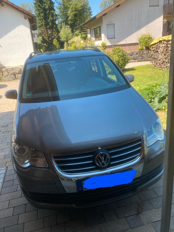 VW Touran 262.000 km 3.800 € Salach 73084