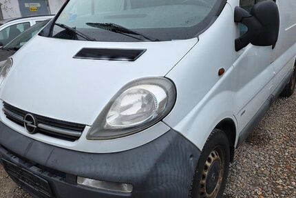 Opel Vivaro 285.000 km 2.450 &euro; Berlin 10245
