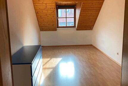 WG Zimmer in 3er Studenten WG, frei ab sofort 4 zimmer