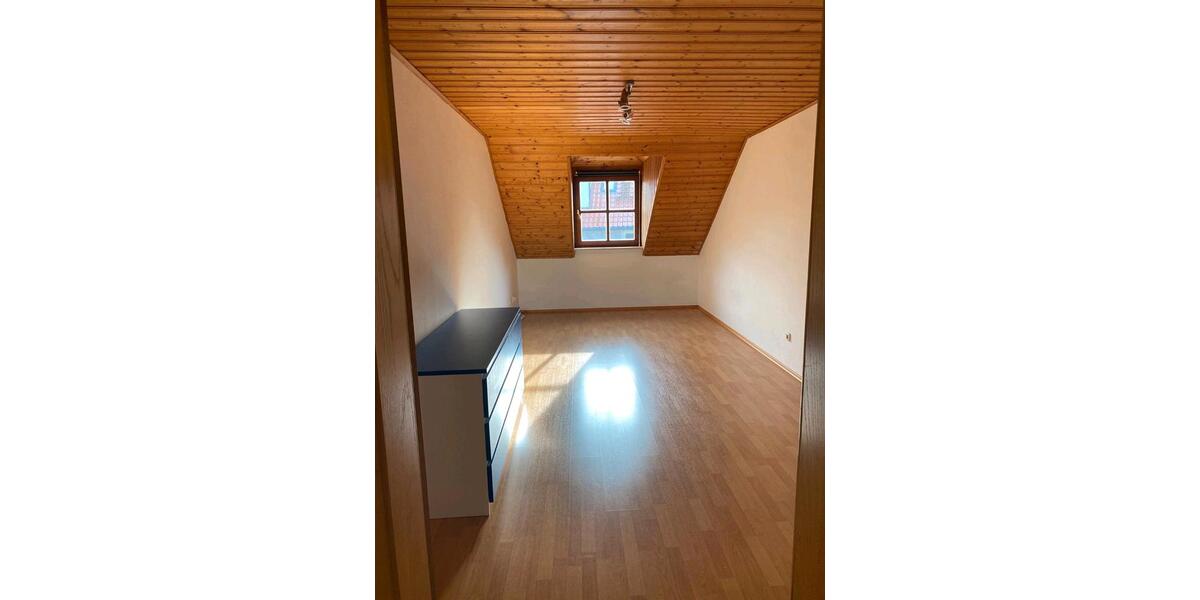 WG Zimmer in 3er Studenten WG, frei ab sofort 4 zimmer