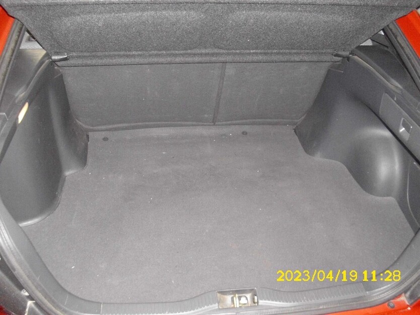 Corolla Liftback E10 ; 1.3 XLI ; 16V