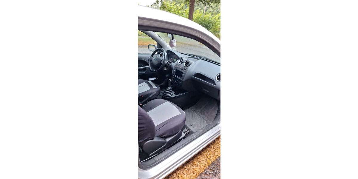 Ford Fiesta 173.000 km 1.300 &euro; Itzehoe 25524