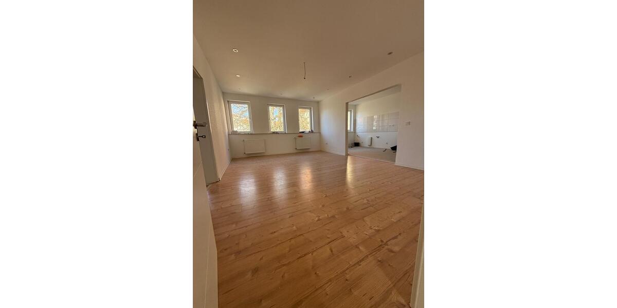 Etagenwohnung Eschwege - 3 Zimmer, 90 m&sup2;, 690&euro; | Angebot:25632934