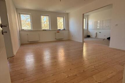 Wohnung Eschwege - 3 Zimmer, 90 m&sup2;, 690&euro; | Angebot:25632934