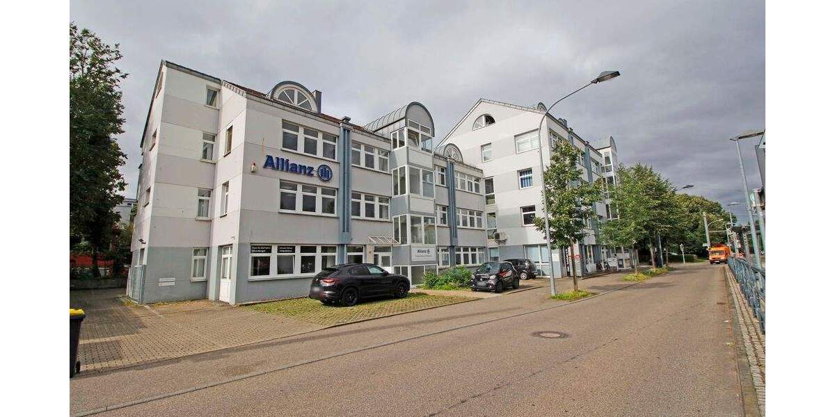 Helle Gewerbeeinheit im EG in zentraler Lage | Stellplätze verfügbar & separat anmietbar zimmer