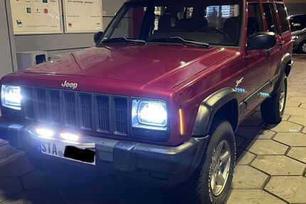 Jeep Cherokee 129.548 km 27.900 &euro; Gauting 82131