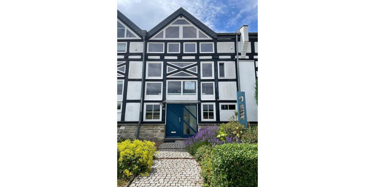 Vermiete großes Fachwerk Reihenmittelhaus an der Elbe in SBK 3 zimmer