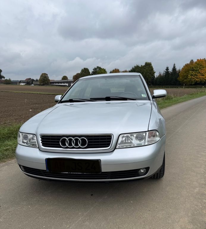 Audi A4 177.000 km 1.900 € Amberg 92224