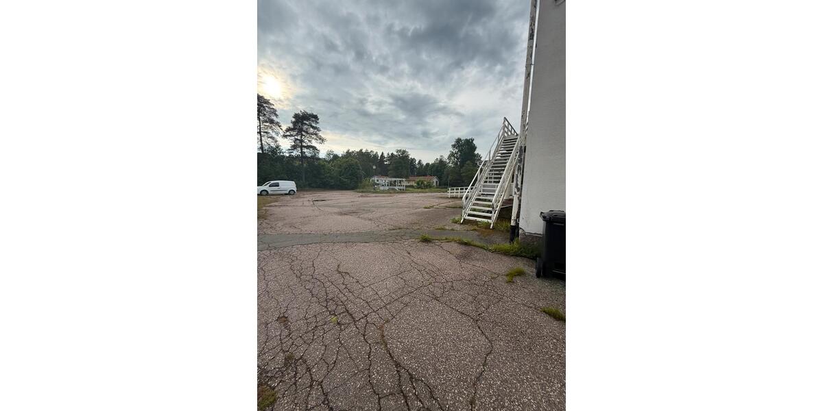 Einfamilienhaus Groß Grönau - 18 Zimmer, 2.000 m&sup2;, 228.000&euro; | Angebot:26826353
