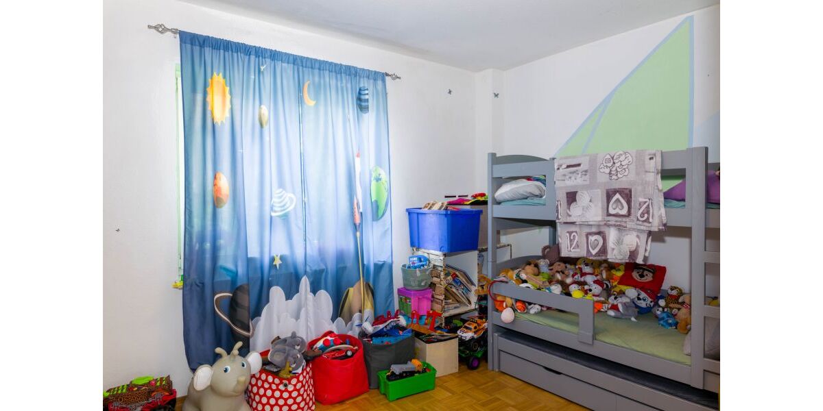 Provisionsfrei* Großzügiges Zweifamilienhaus - zwei Wohneinheiten, Terrasse, Balkon und eigene Stellplätze - Zweifamilienhaus Göppingen Faurndau | Angebot:26961593