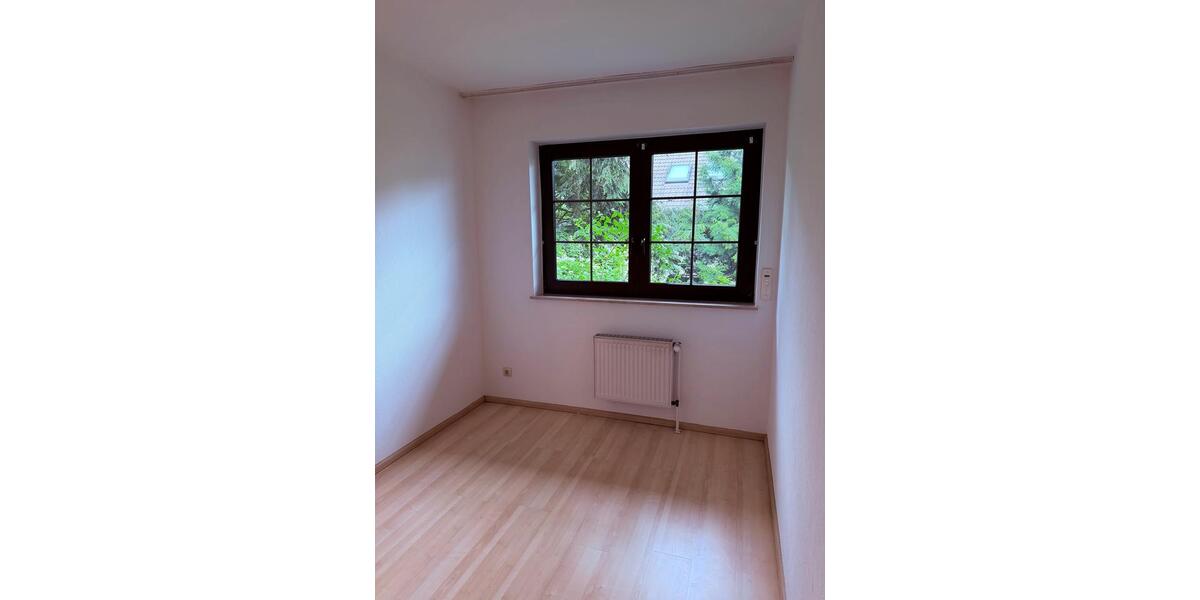 Reihenhaus Frankfurt am Main Oberrad - 6 Zimmer, 155 m&sup2;, 2.500&euro; | Angebot:26594364