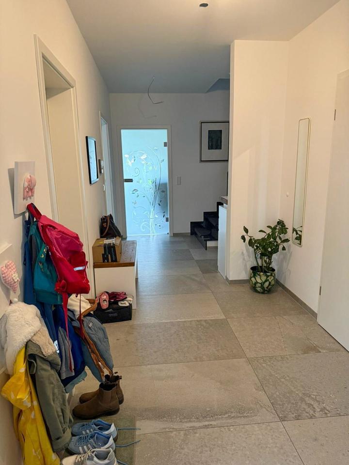 Moderne Doppelhaushälfte im Neubaugebiet mit Garten zimmer