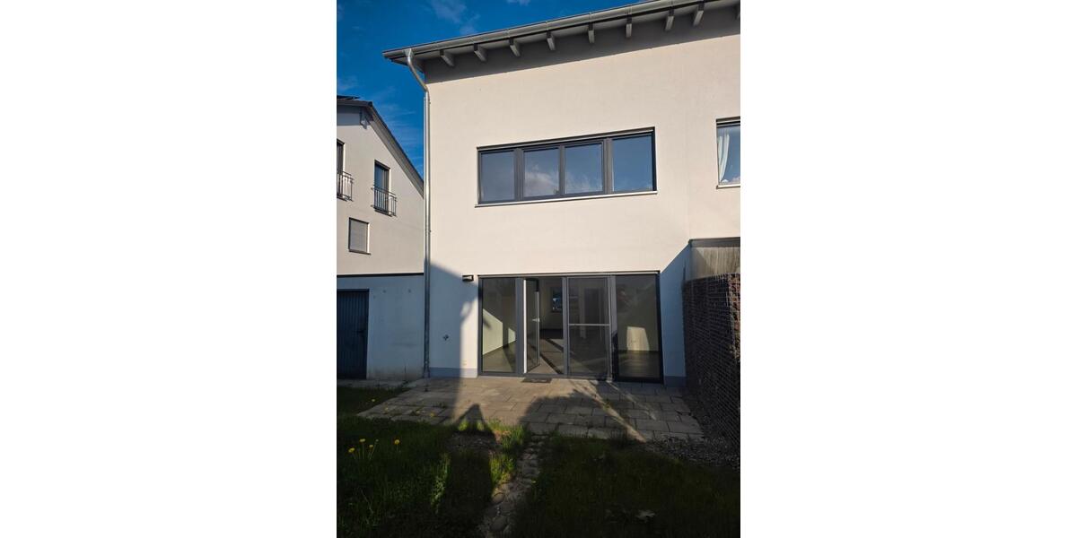 Hochparterre Memmingen - 6 Zimmer, 140 m&sup2;, 1.800&euro; | Angebot:26384510