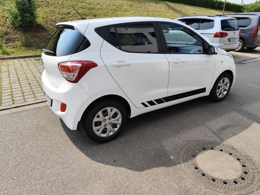 i10