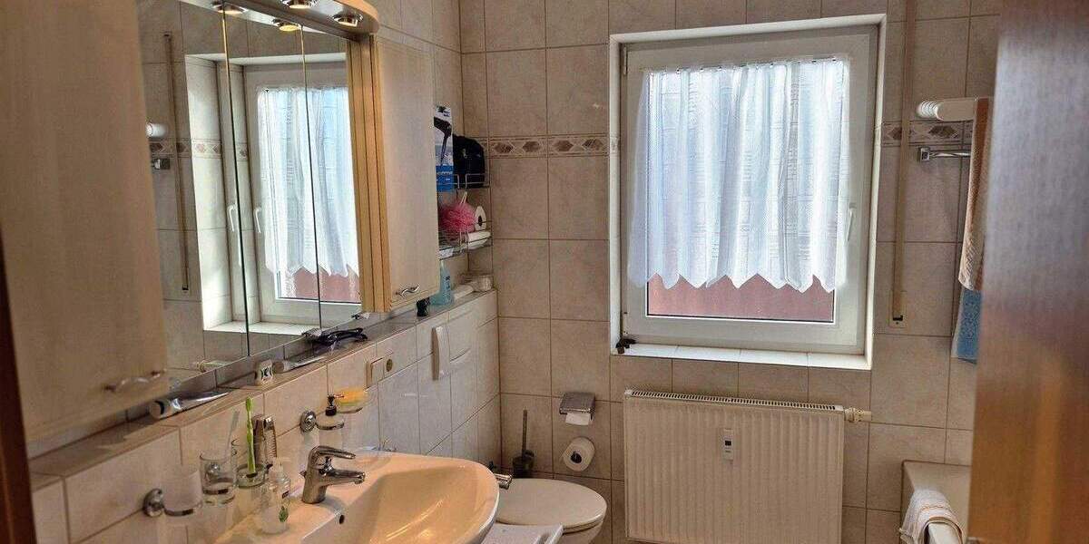 Etagenwohnung Hildburghausen Häselrieth - 3 Zimmer, 87 m&sup2;, 163.000&euro; | Angebot:25821369