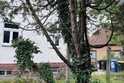 Ausbaufähiges kleines Mehrfamilienhaus mit Baulandreserve in verkehrsgünstiger Mahlsdorf Lage zimmer