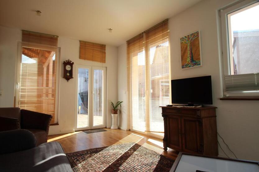 Schöne, Wohnung mit Terrasse und Garten