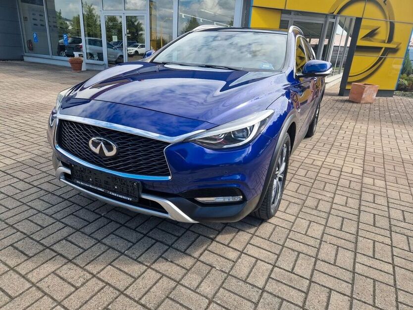 QX30