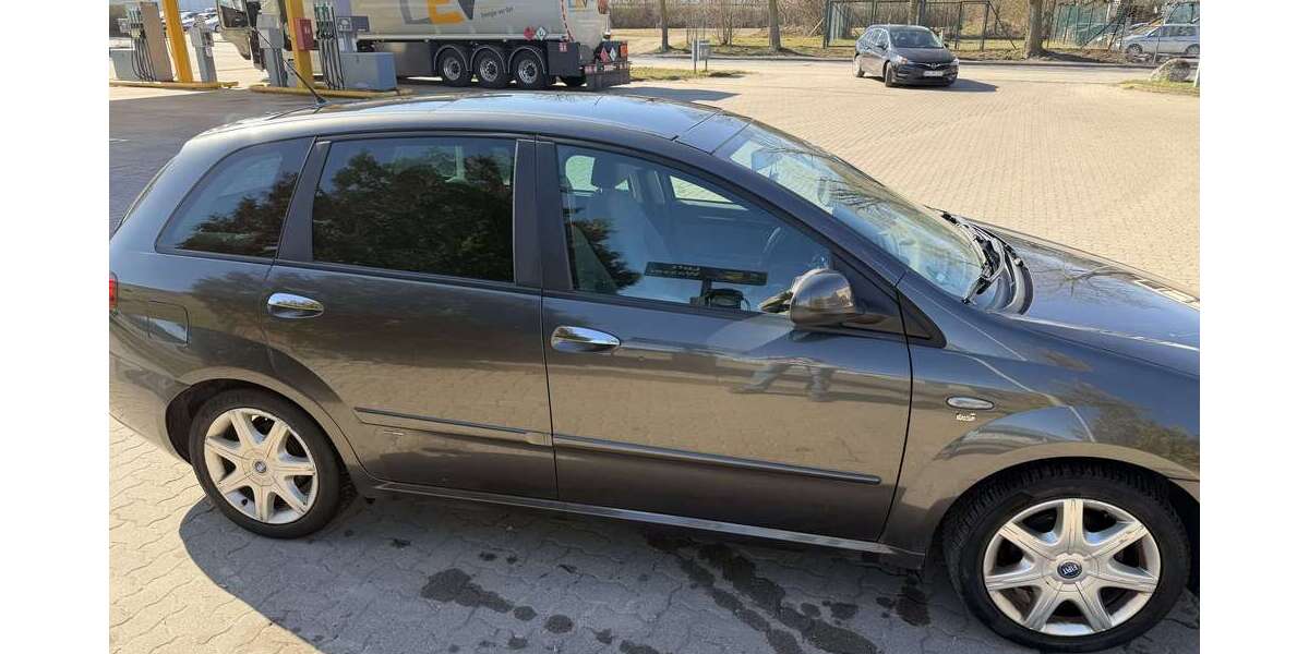 Fiat Croma 150.000 km 2.200 &euro; Oldenburg İn Holstein 23758