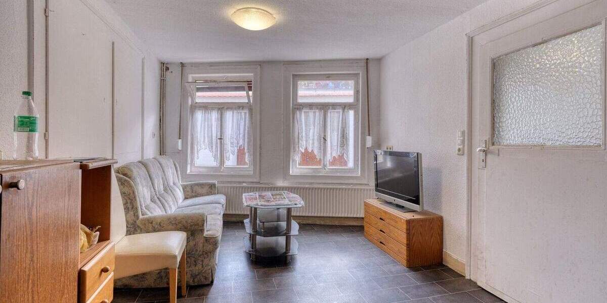 Wohnhaus mit Entwicklungspotenzial in der Altstadt - provisionsfrei 4 zimmer