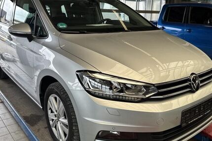 VW Touran 124.500 km 22.660 &euro; Singen 78224