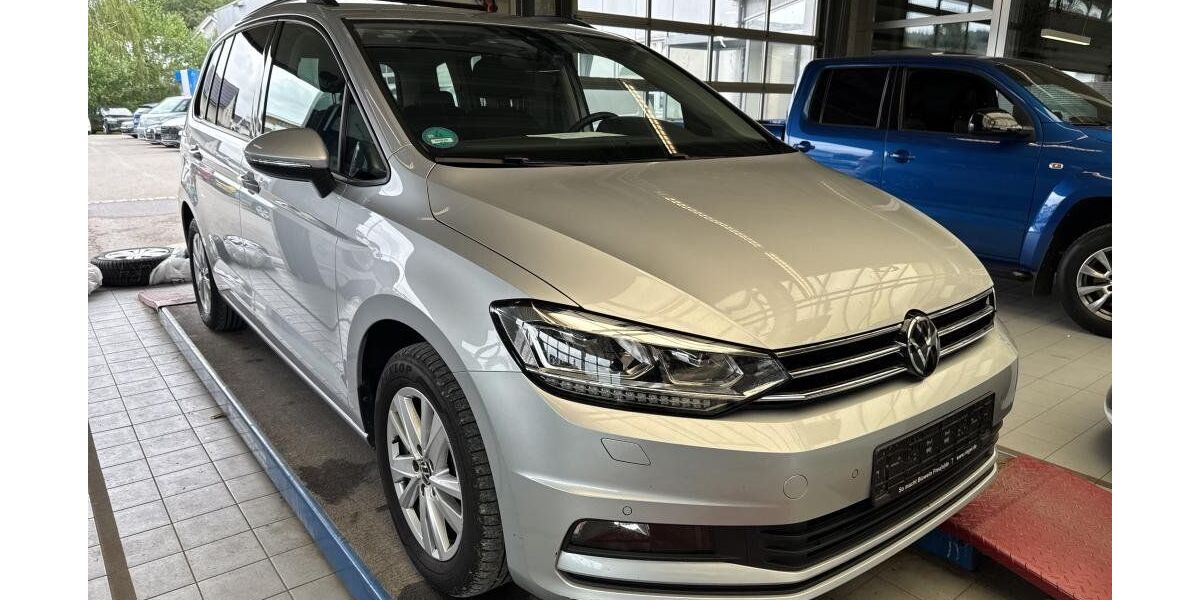 VW Touran 124.500 km 22.660 &euro; Singen 78224