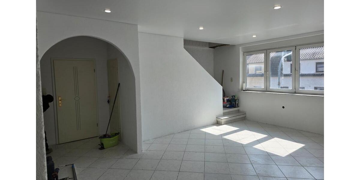 Etagenwohnung Saarbrücken Brebach-Fechingen - 5 Zimmer, 155 m&sup2;, 240.000&euro; | Angebot:26111977