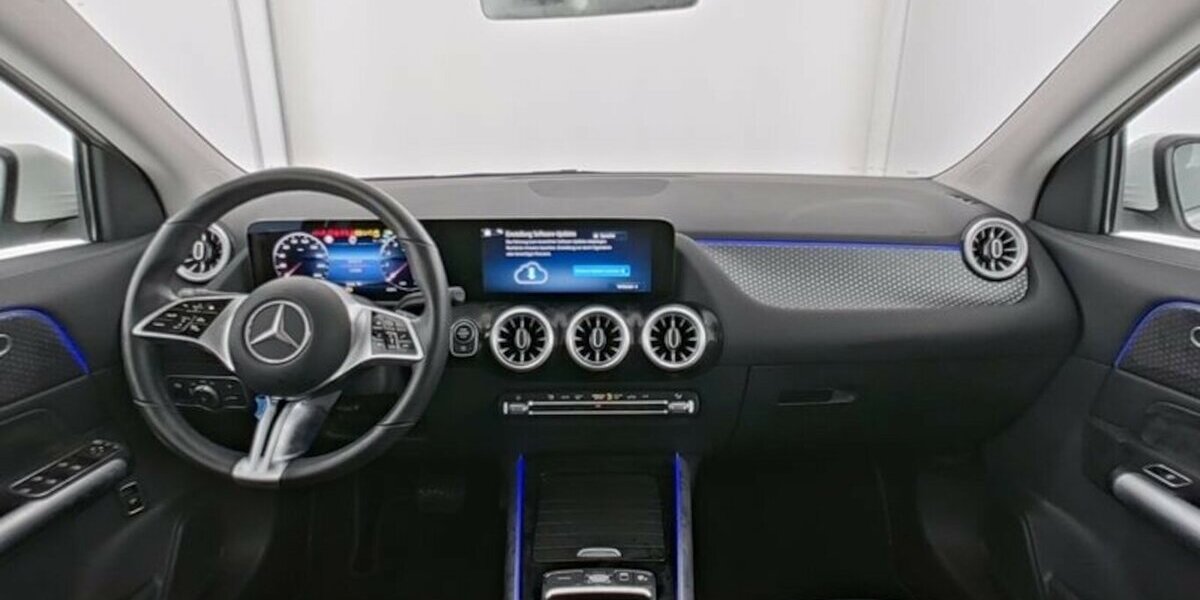 Mercedes-Benz GLA 200 Progressive*AHK*360°-Kamera* 13.204 km 39.900 &euro; Kaiserslautern 67657
