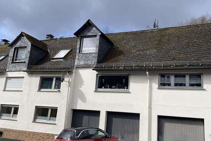 Haus Siegen Kaan-Marienborn - 9 Zimmer, 242 m&sup2;, 249.000&euro; | Angebot:26896702