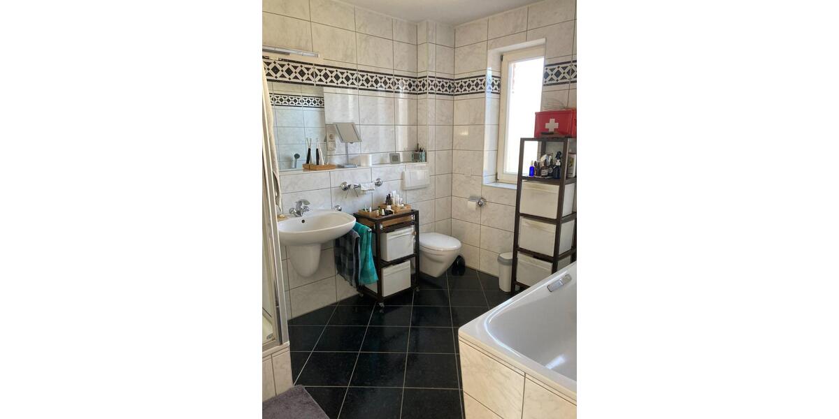 Doppelhaushälfte Erftstadt - 4.5 Zimmer, 153 m&sup2;, 2.000&euro; | Angebot:25844204