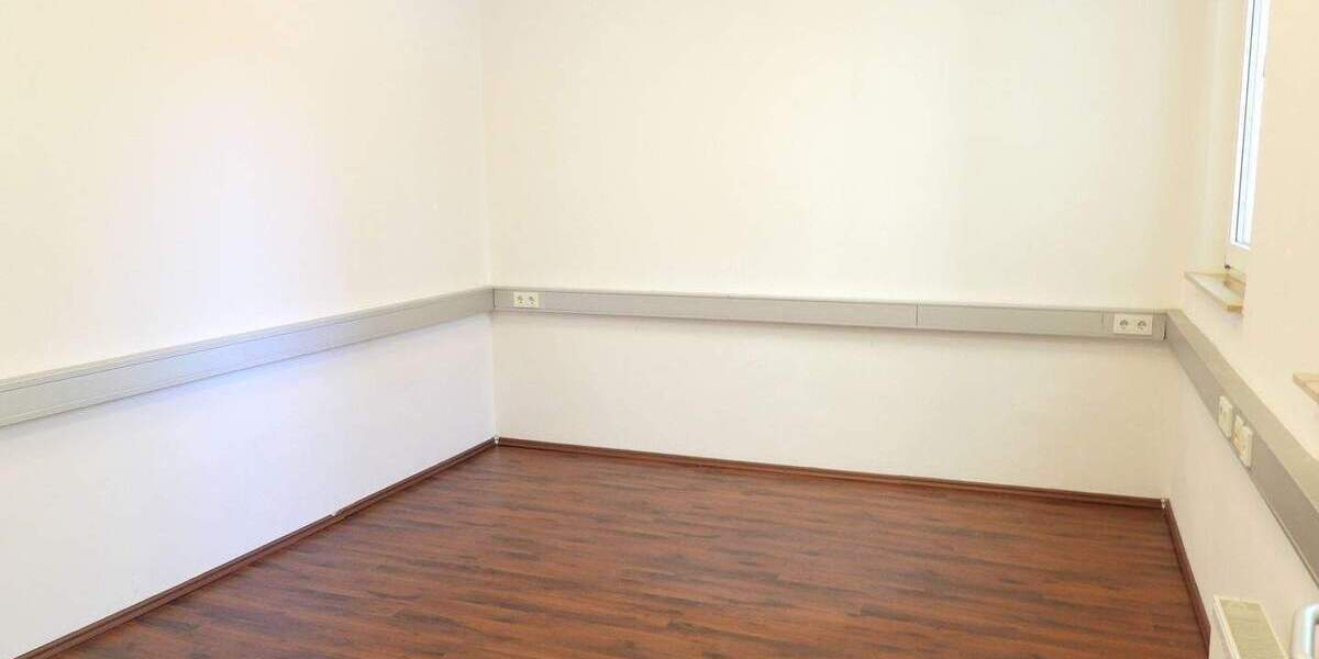 Gewerbeobjekt Nürnberg St Peter - 4 Zimmer, 128 m&sup2;, 890&euro; | Angebot:26843714