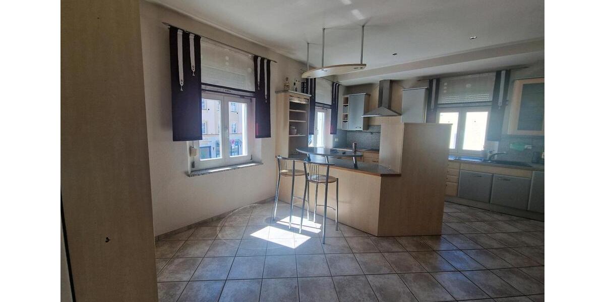 Etagenwohnung Deggendorf - 5 Zimmer, 150 m&sup2;, 1.600&euro; | Angebot:26384491