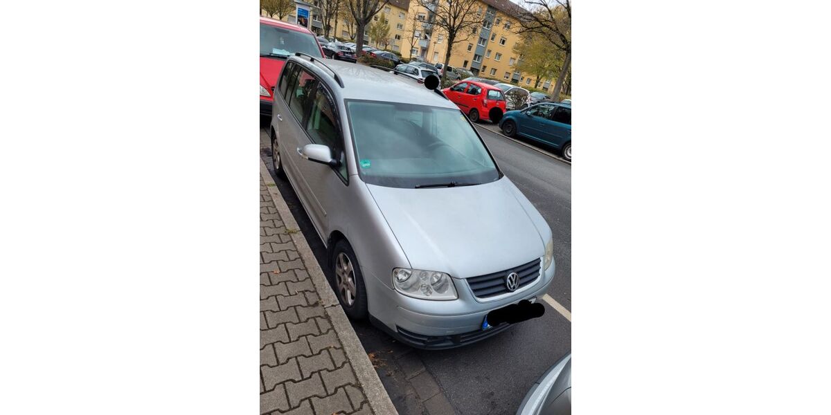 VW Touran 218.000 km 4.000 &euro; Frankfurt am Maim 60386